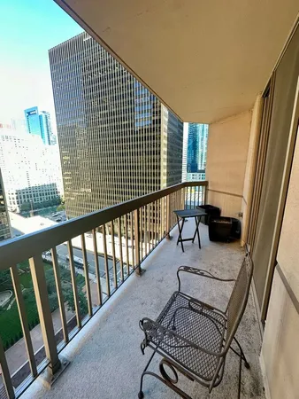 $2,450 | 222 North Columbus Drive, Unit 1407, Chicago, IL 60601