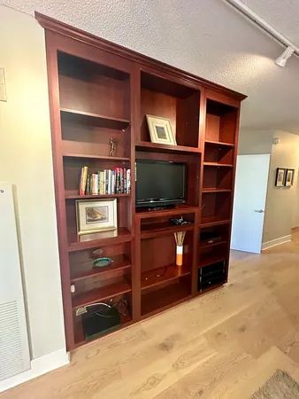 $2,450 | 222 North Columbus Drive, Unit 1407, Chicago, IL 60601