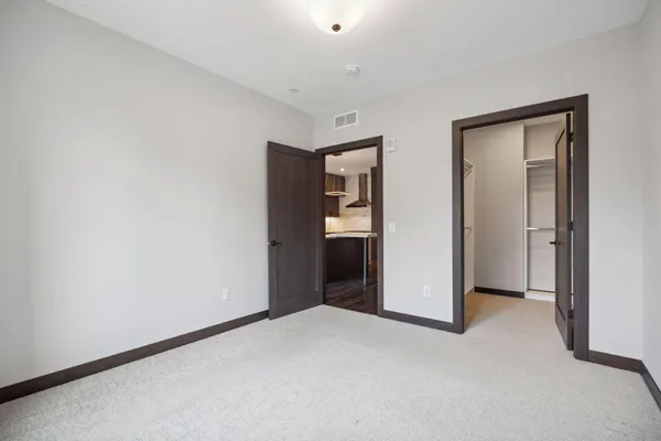 $3,200 | 253 Lake Street East, Unit 206, Wayzata, MN 55391