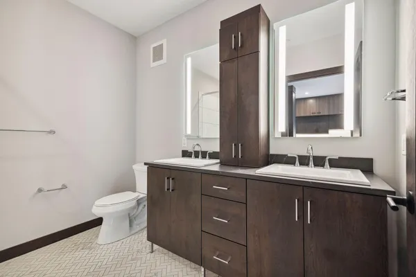 $3,200 | 253 Lake Street East, Unit 206, Wayzata, MN 55391