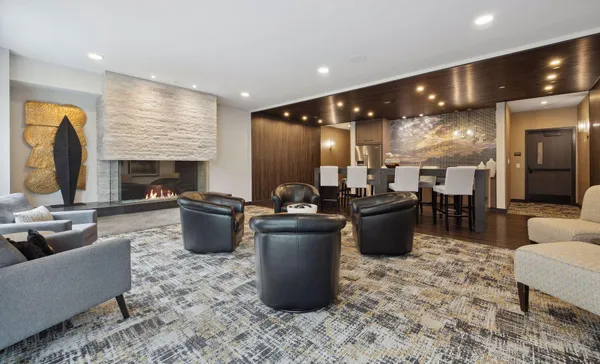 $3,200 | 253 Lake Street East, Unit 206, Wayzata, MN 55391