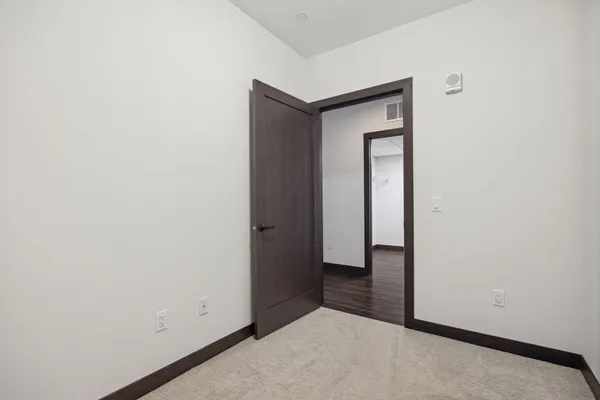 $3,200 | 253 Lake Street East, Unit 206, Wayzata, MN 55391