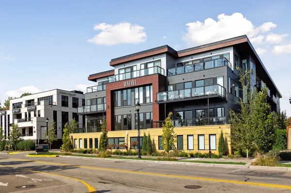 $3,200 | 253 Lake Street East, Unit 206, Wayzata, MN 55391