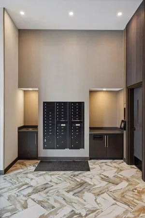 $3,200 | 253 Lake Street East, Unit 206, Wayzata, MN 55391