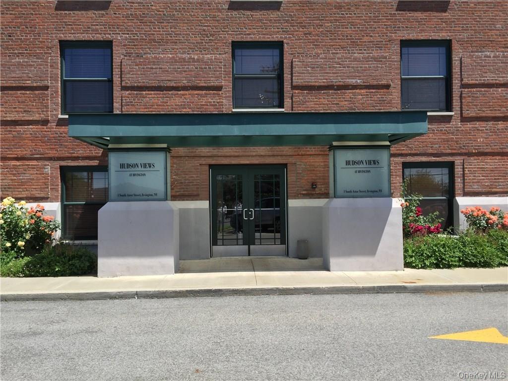 1 South Astor Street, Unit 202 Irvington, NY 10533 - Photo 2 of 13