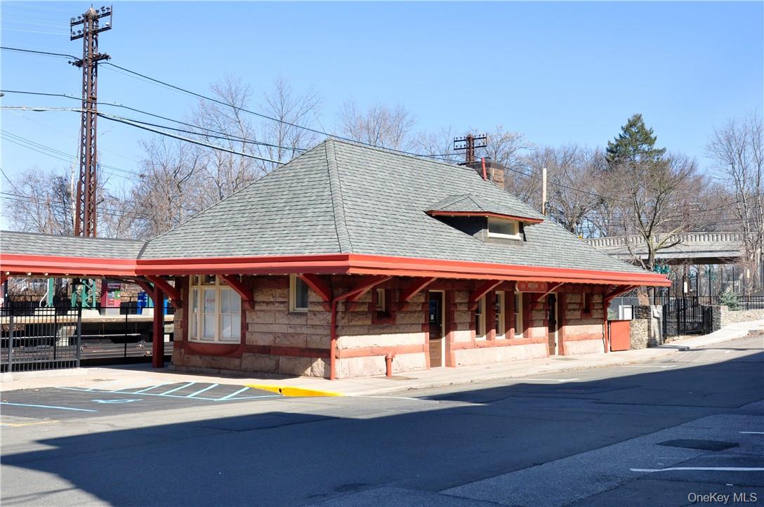 1 South Astor Street, Unit 202 Irvington, NY 10533 - Photo 10 of 13 Irvington Train Station