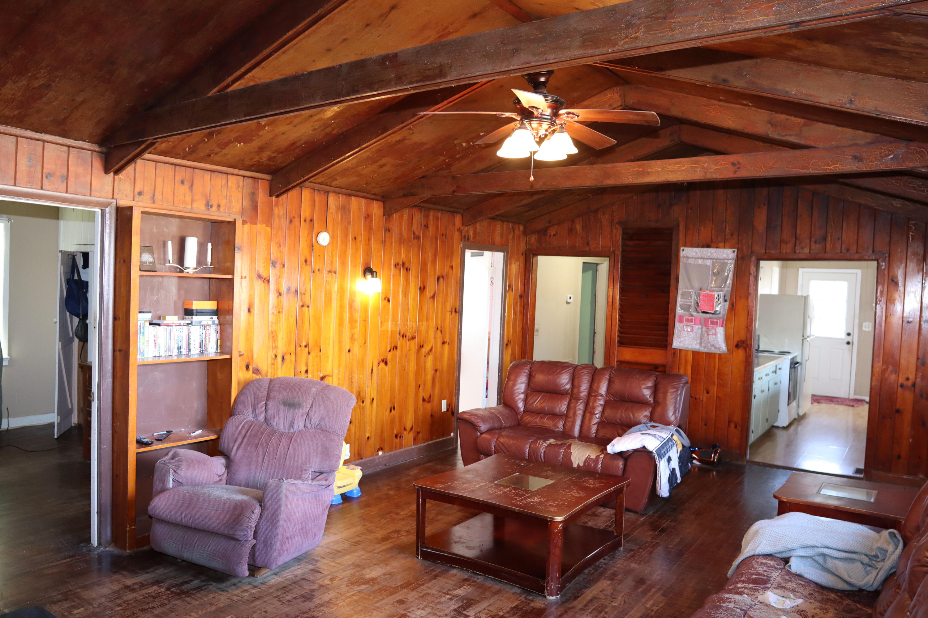 121 Robbins Road Harriman, TN 37748 - Photo 11 of 23 Living Room