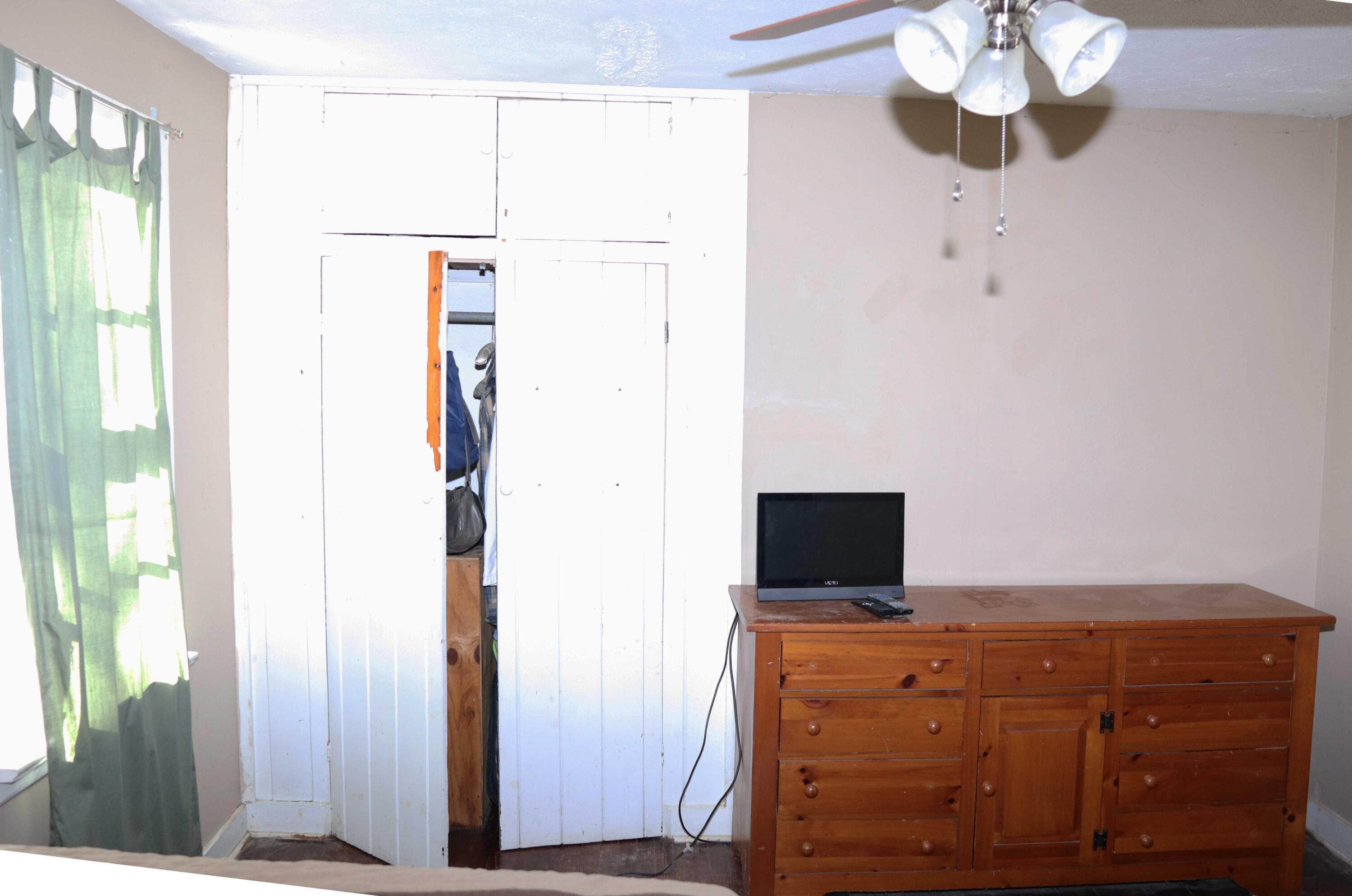 121 Robbins Road Harriman, TN 37748 - Photo 13 of 23 Bedroom 1