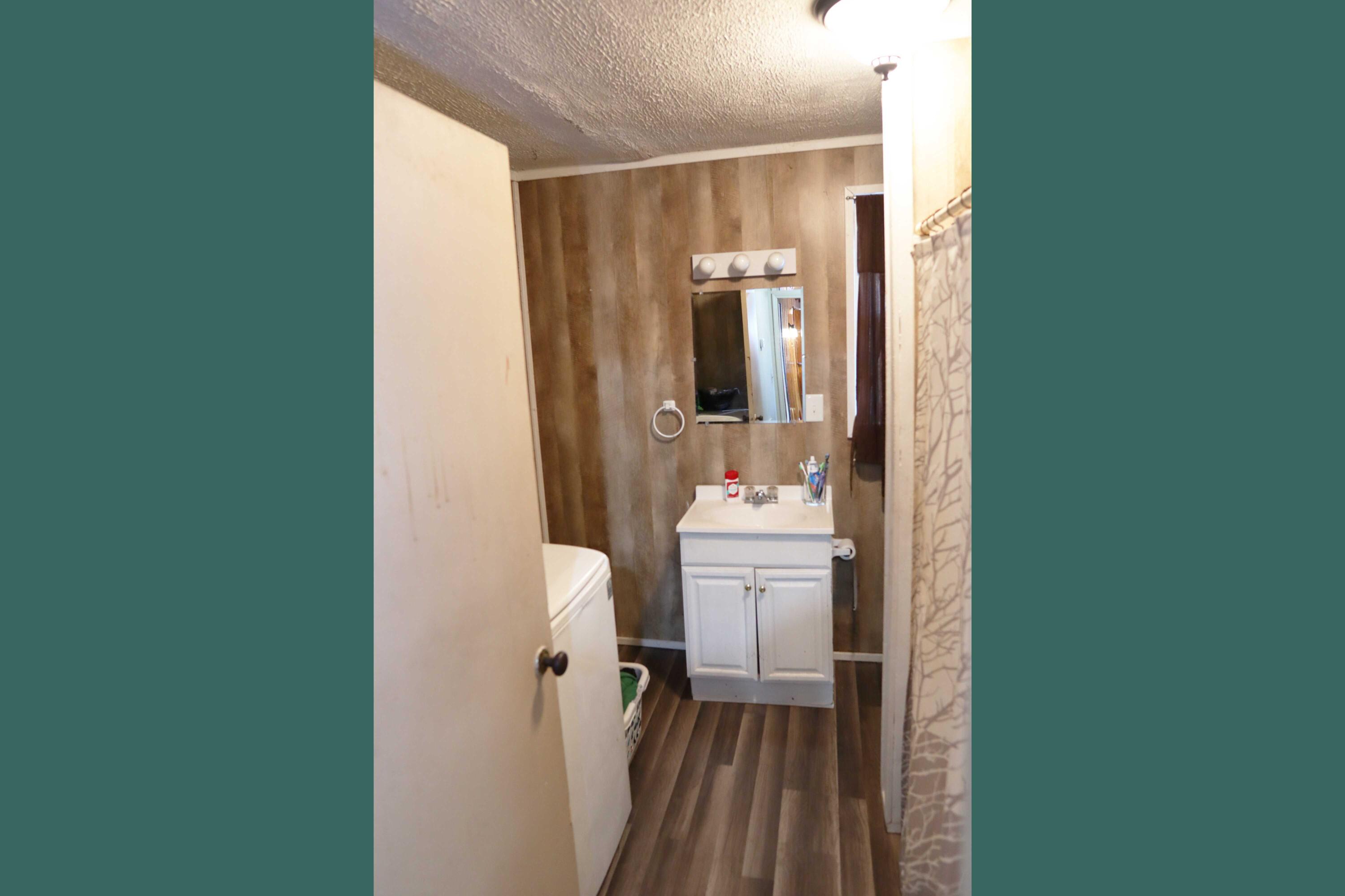 121 Robbins Road Harriman, TN 37748 - Photo 19 of 23 Bathroom