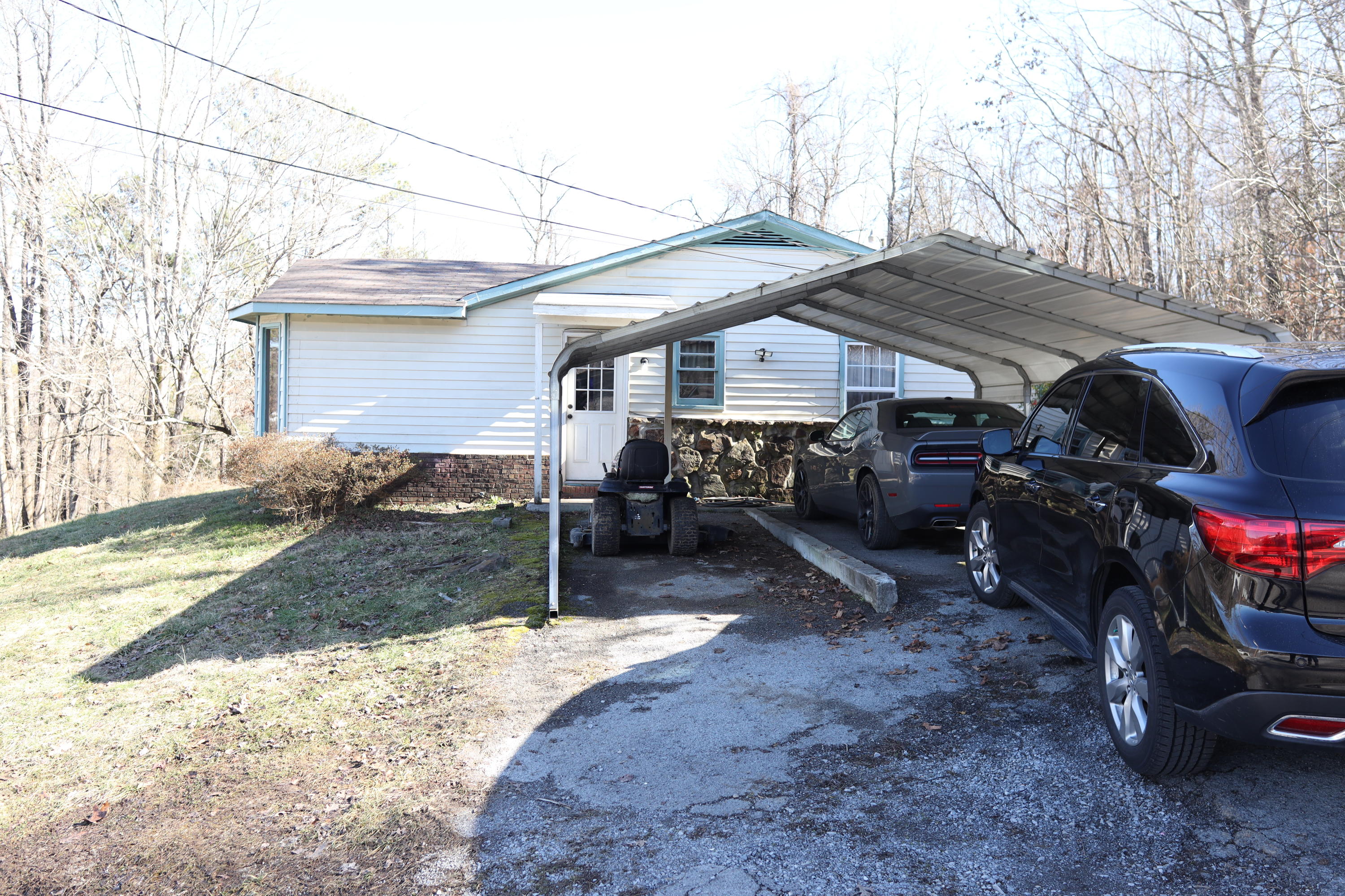 Carport/Parking area