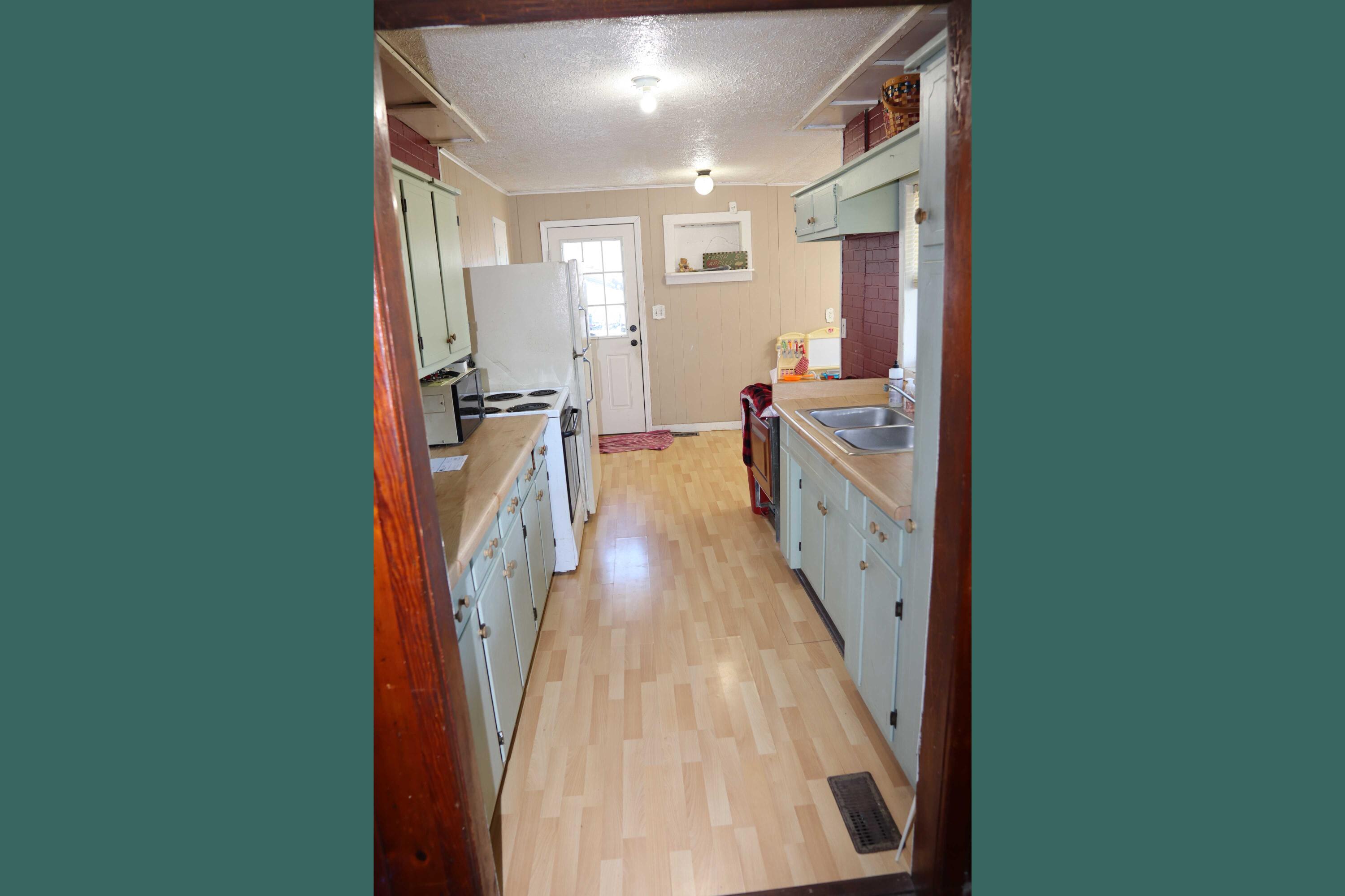 121 Robbins Road Harriman, TN 37748 - Photo 8 of 23 Kitchen