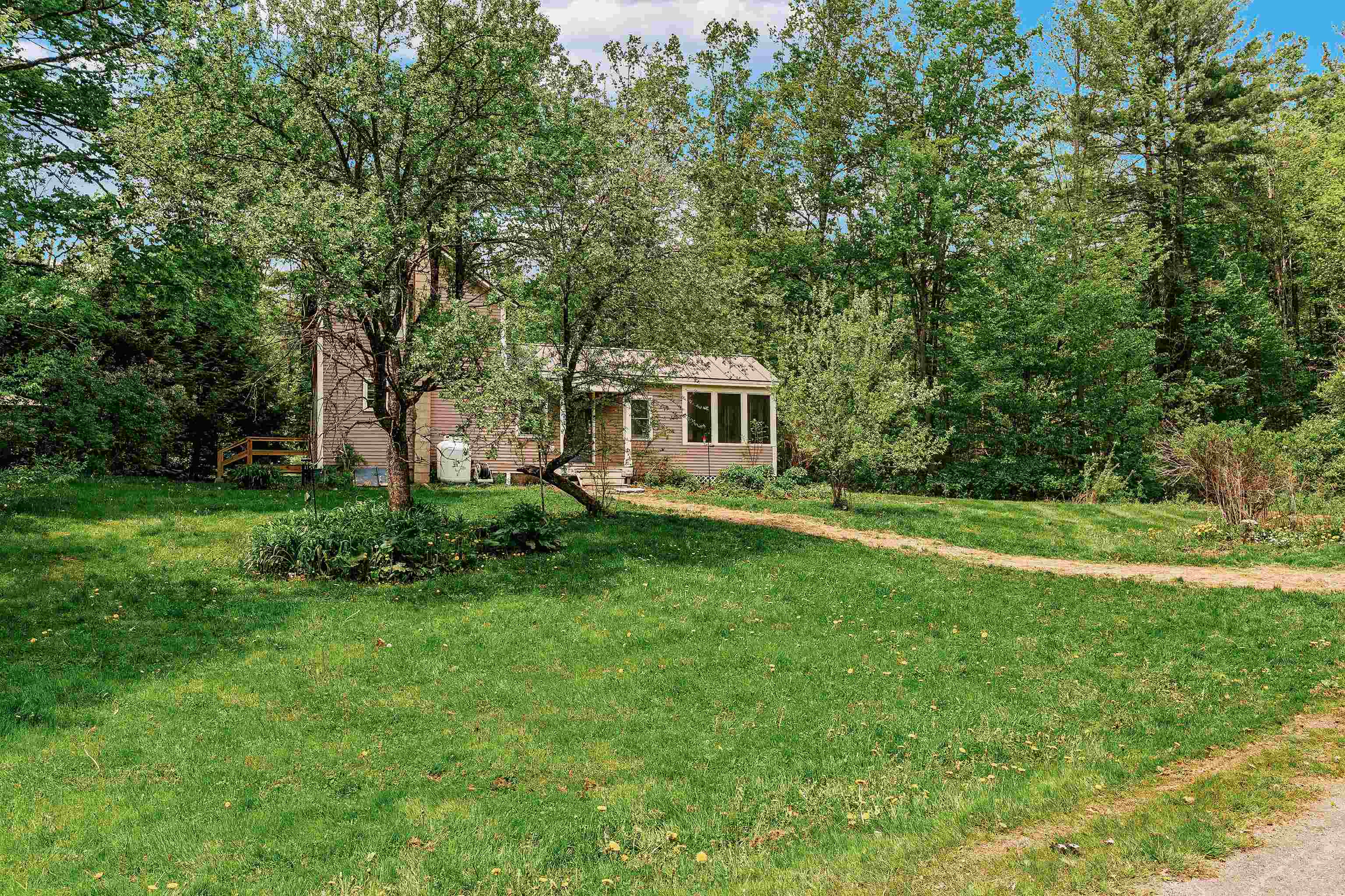 1757 Wildlife Road Hartford, VT 05001 - Photo 3 of 36