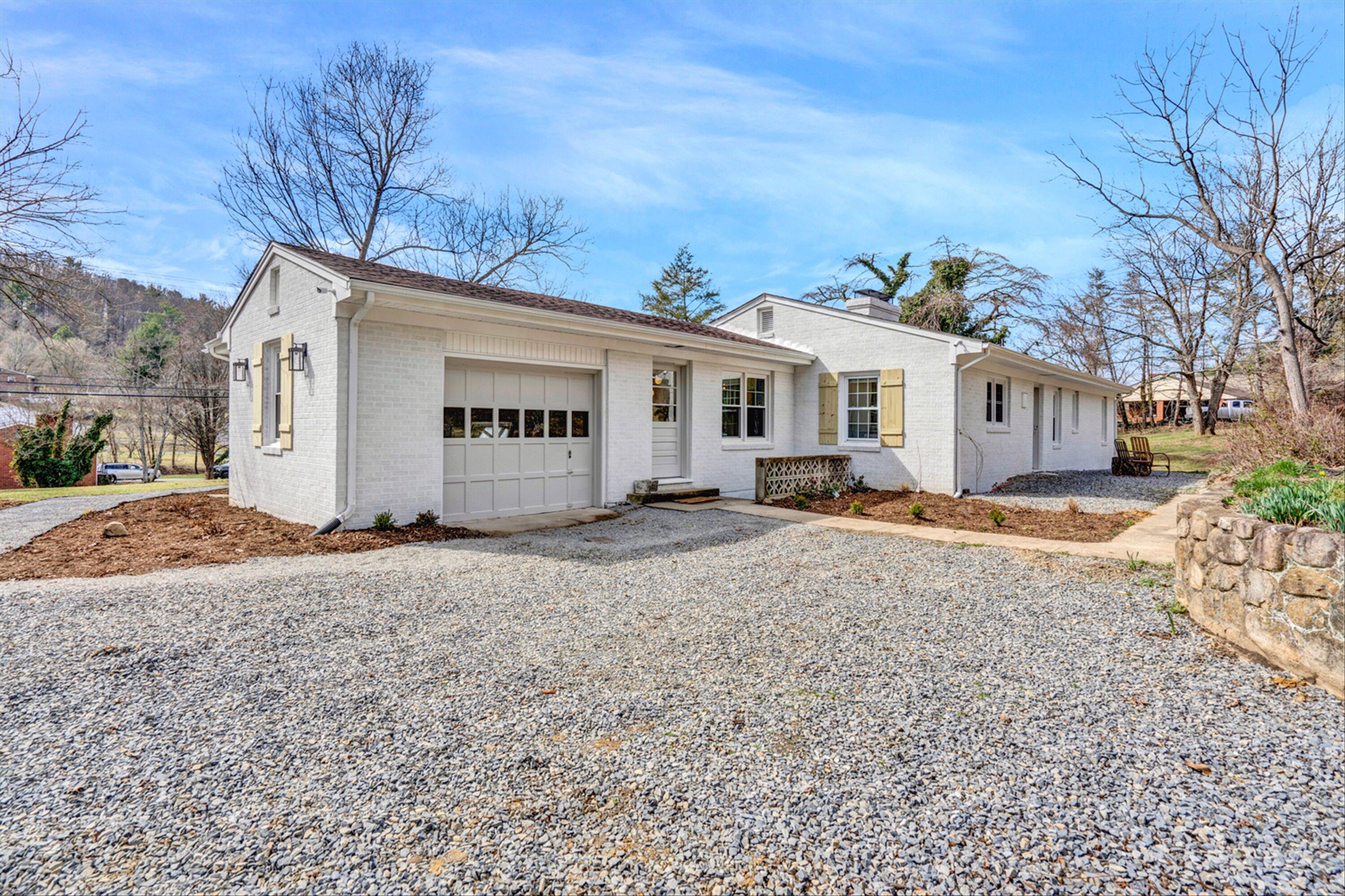 5626 Merriman Road Roanoke, VA 24018 - Photo 27 of 43 32-DSC8698