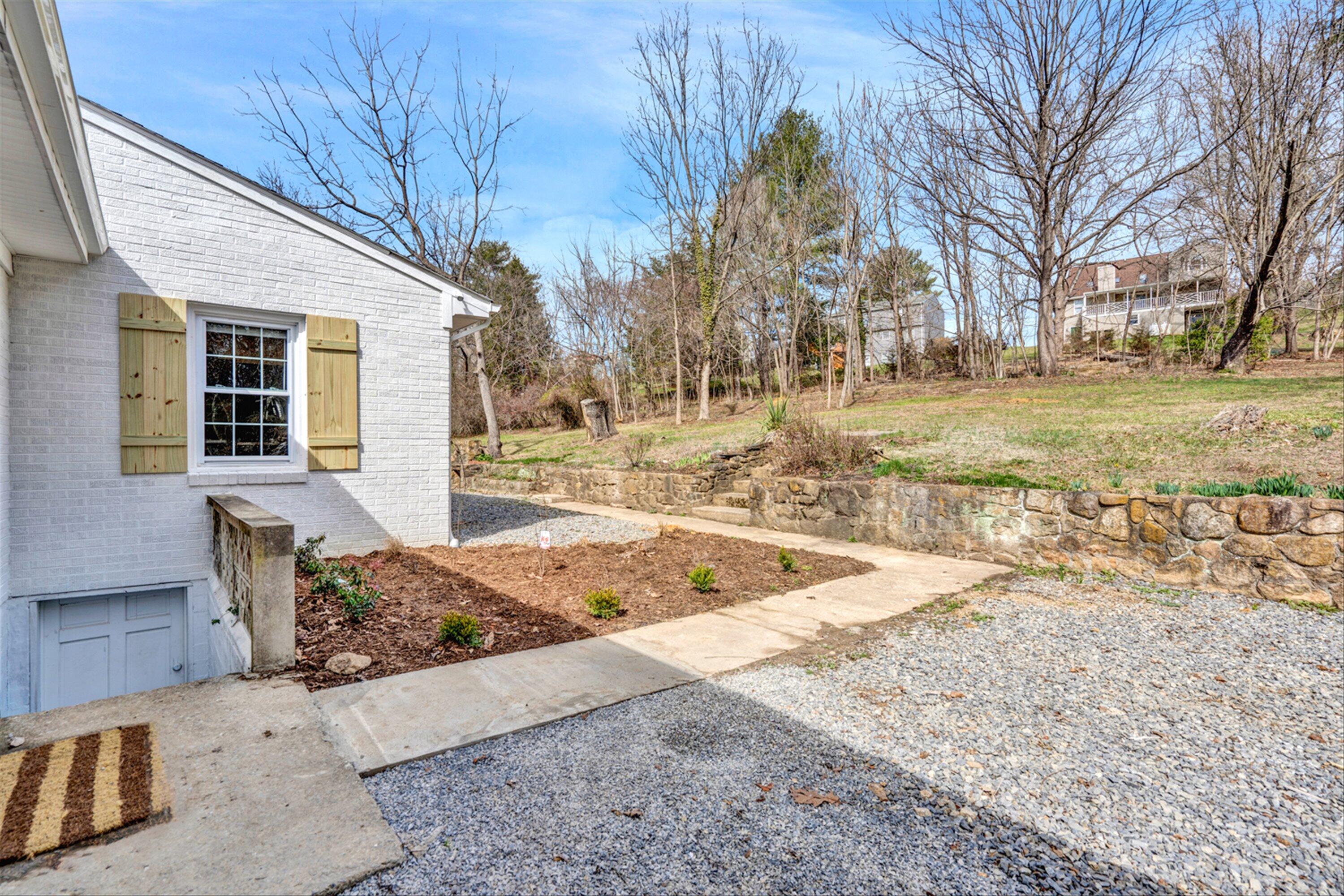 5626 Merriman Road Roanoke, VA 24018 - Photo 28 of 43 33-DSC8701
