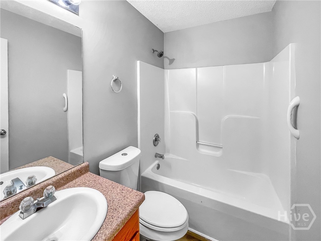 251 Autumn Ridge Court Gray, GA 31032 - Photo 28 of 31 Guest Bathroom