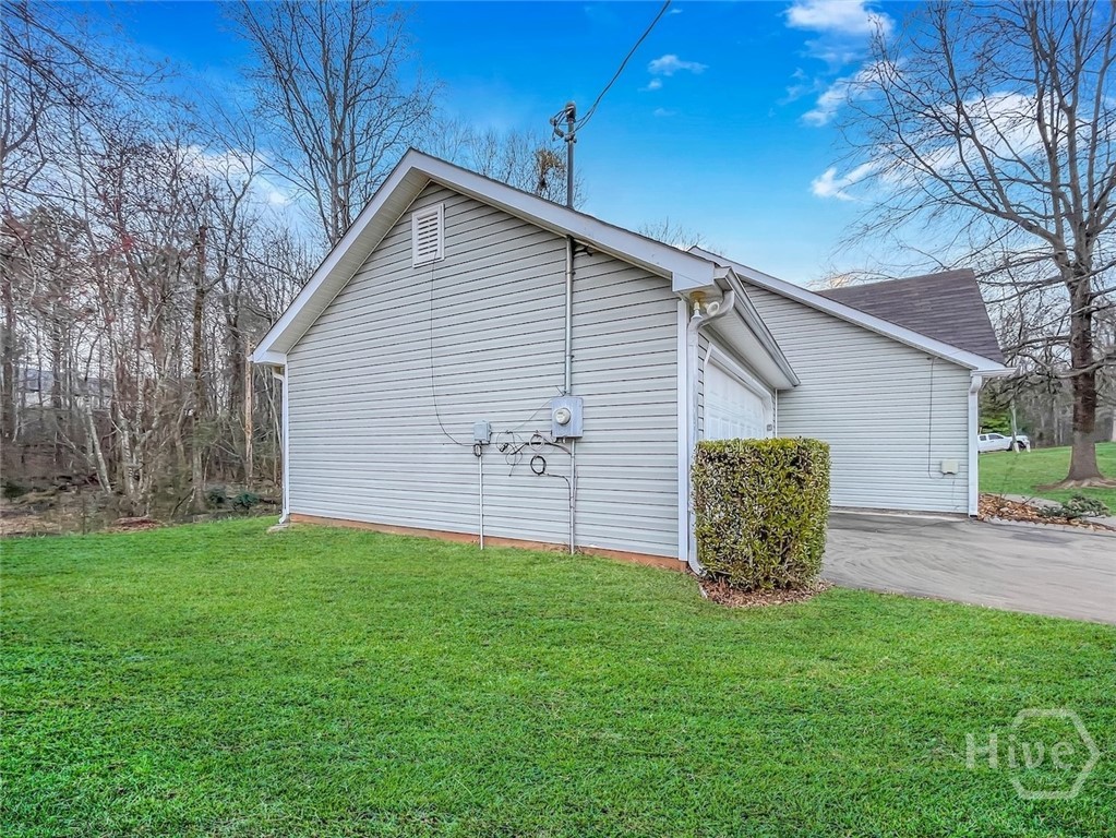 251 Autumn Ridge Court Gray, GA 31032 - Photo 6 of 31 Left Side view