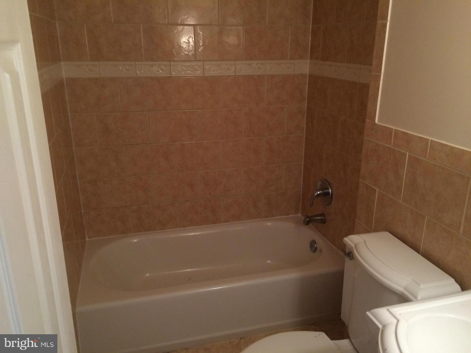 7755 Euclid Way Springfield, VA 22153 - Photo 8 of 11 Bath