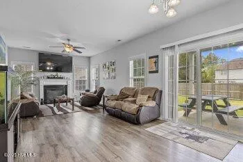 $1,950 | 326 Aquamarine Circle, Jacksonville, NC 28546