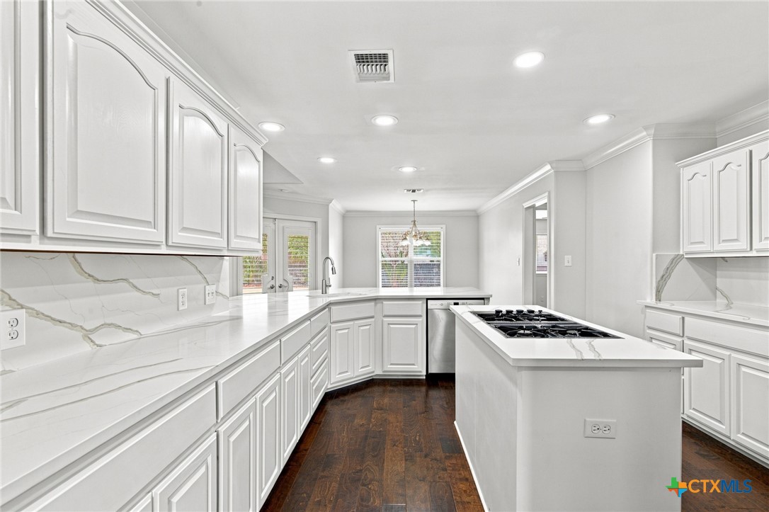202 Ridge View Victoria, TX 77904 - Photo 11 of 46 Gallery Image 11