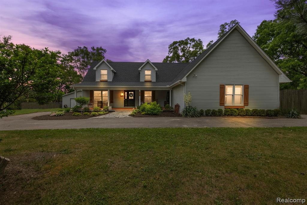 810 East Buell Road Rochester, MI 48306 - Photo 1 of 38