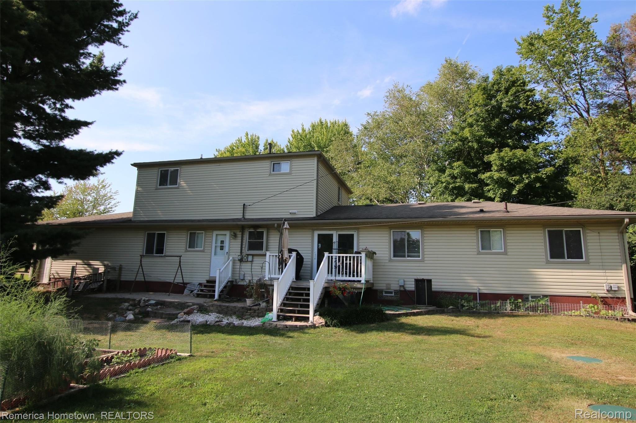 51311 Hanford Road Canton, MI 48187 - Photo 16 of 19 IMG_0999.JPG