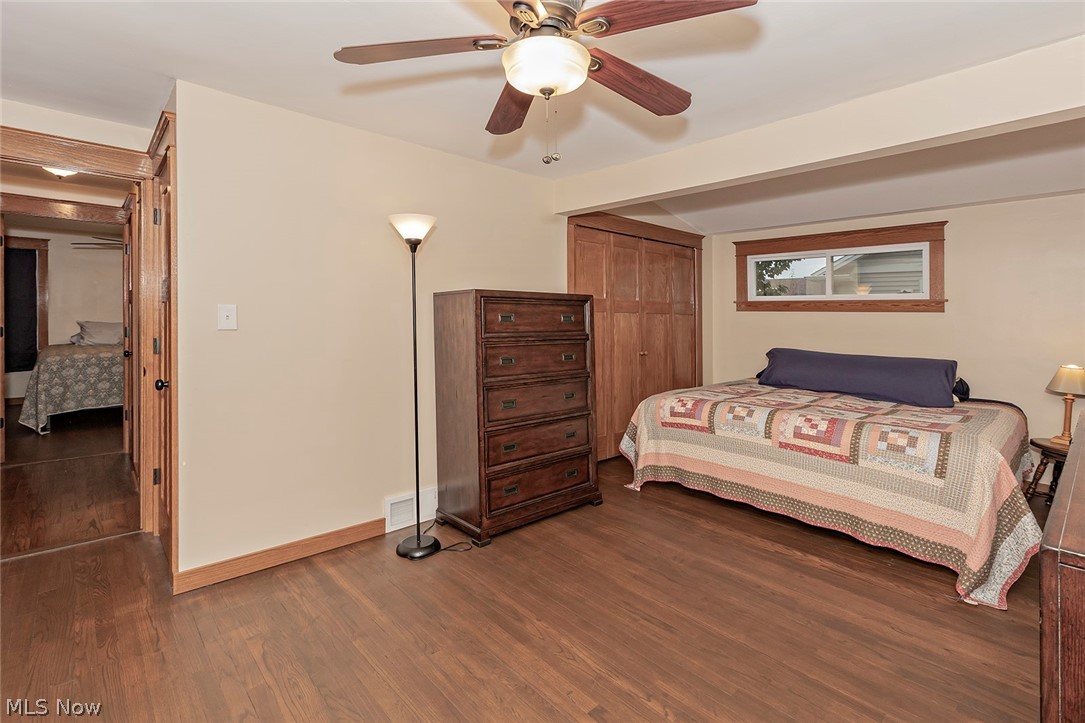 1251 Dorsh Road Cleveland, OH 44121 - Photo 14 of 24