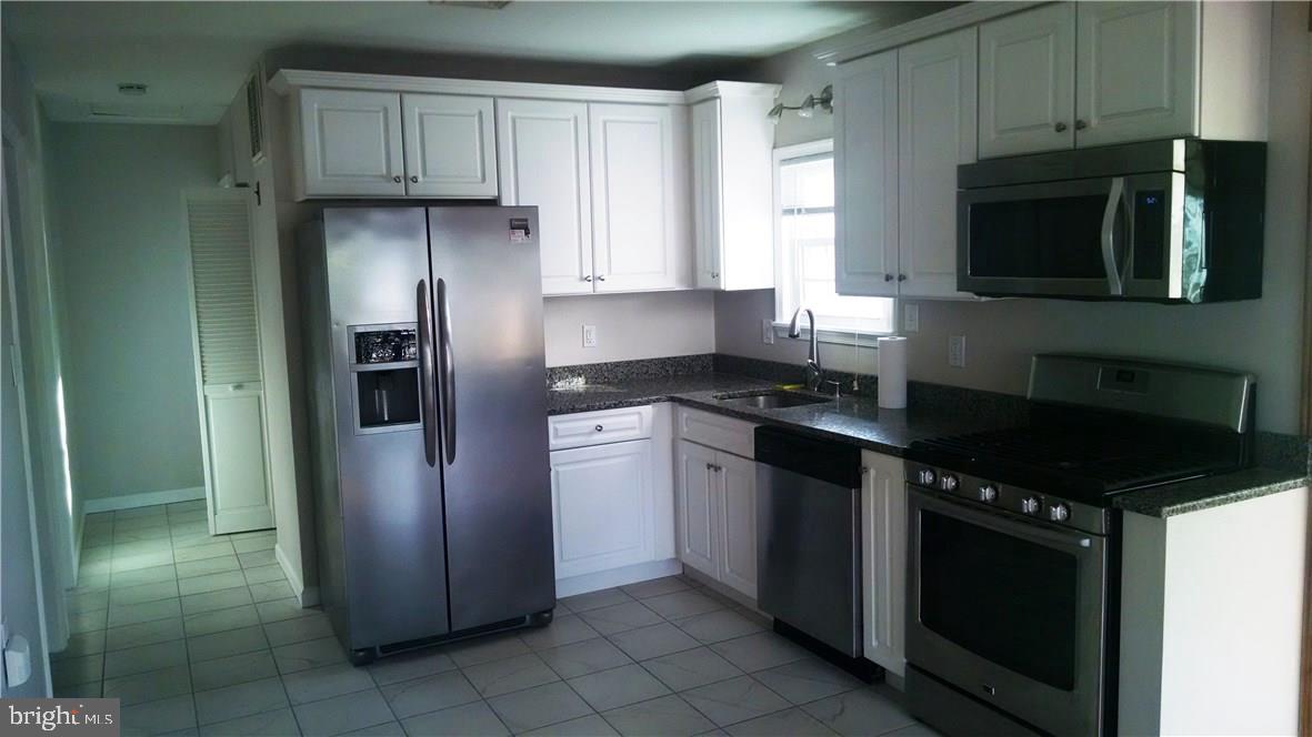 10 West Schuylkill Road Tuckerton, NJ 08087 - Photo 7 of 8