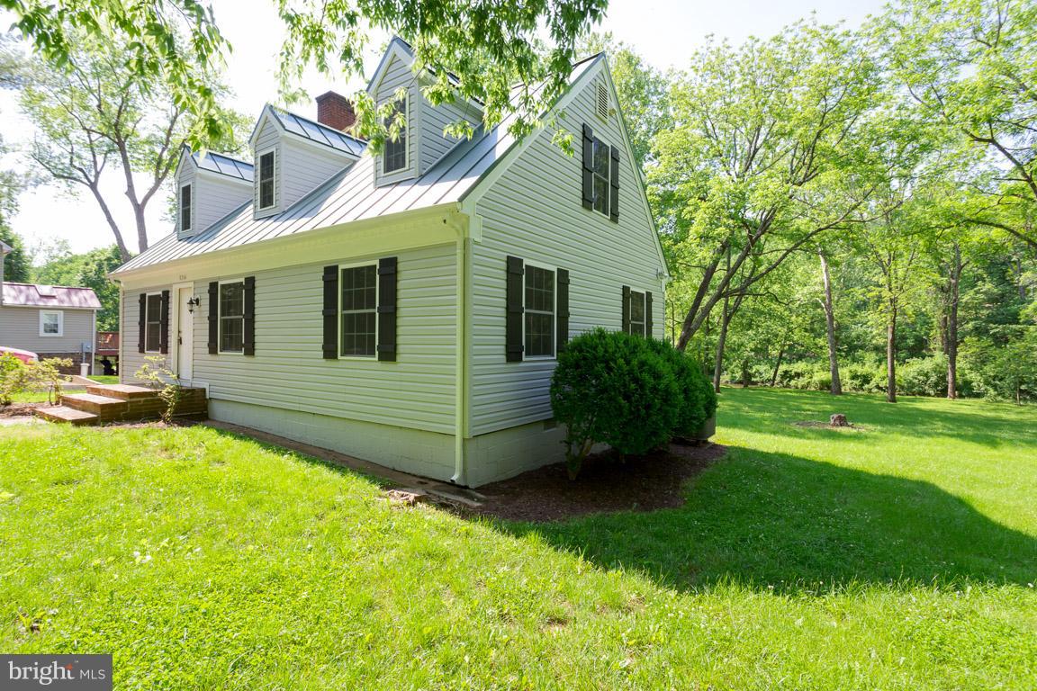 8266 Rogues Road Catlett, VA 20119 - Photo 4 of 30 Exterior (Front)