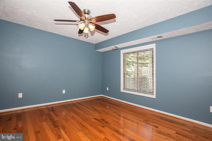 2233 Hunter's Run Drive Reston, VA 20191 - Photo 11 of 27