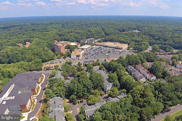 2233 Hunter's Run Drive Reston, VA 20191 - Photo 25 of 27