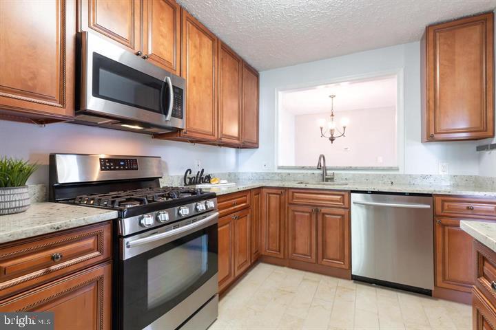 2233 Hunter's Run Drive Reston, VA 20191 - Photo 7 of 27