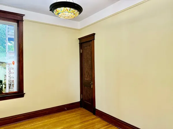 $2,100 | 1342 North Kedzie Avenue, Unit 2R, Chicago, IL 60651