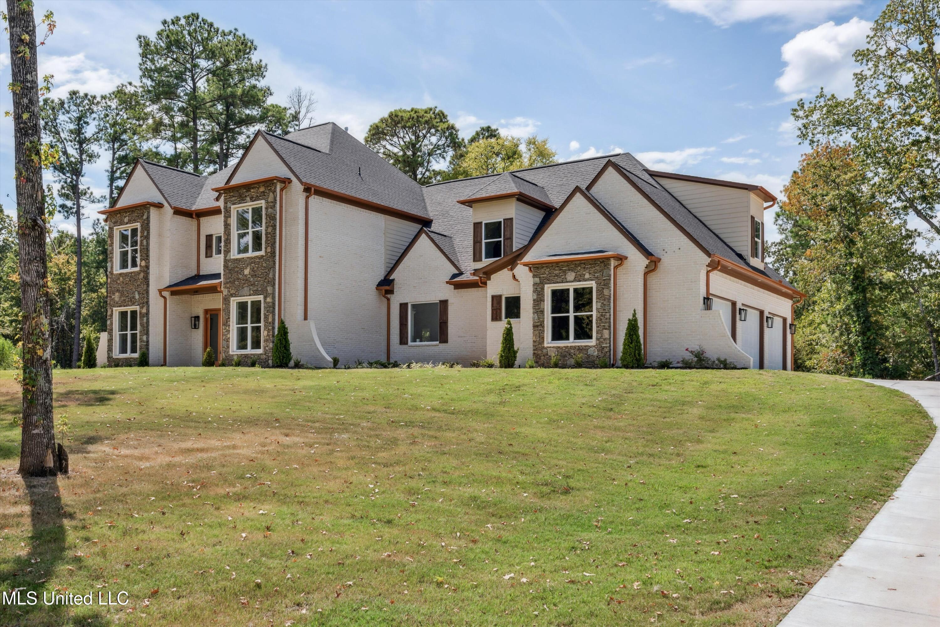 10187 Woolsey Road Olive Branch, MS 38654 - Photo 3 of 37 04-10187 Woolsey Rd-53