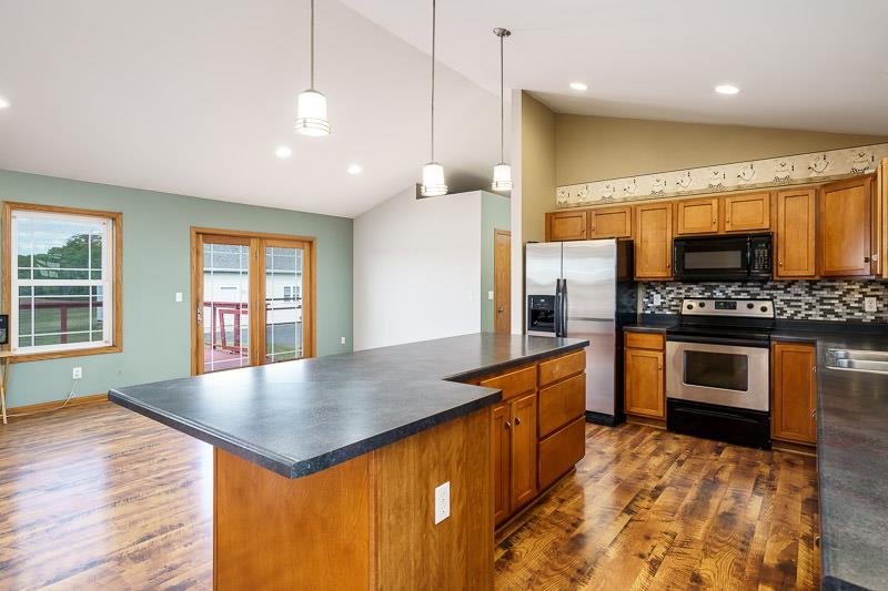6472 Blomberg Road Cherry Valley, IL 61016 - Photo 7 of 41 Gallery Image 7
