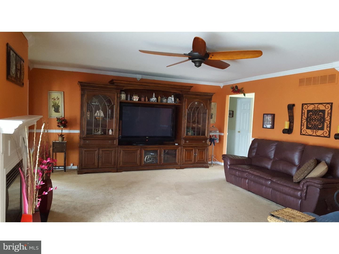 1269 Cowpath Road Hatfield, PA 19440 - Photo 5 of 25 Living Room