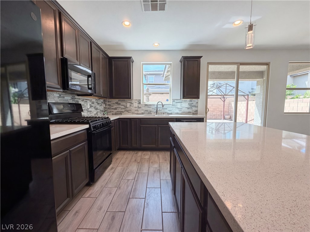 317 Andamento Place Henderson, NV 89015 - Photo 11 of 23