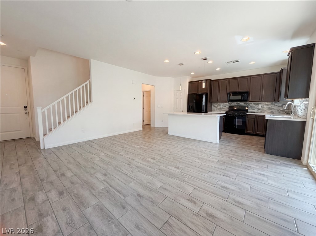 317 Andamento Place Henderson, NV 89015 - Photo 3 of 23