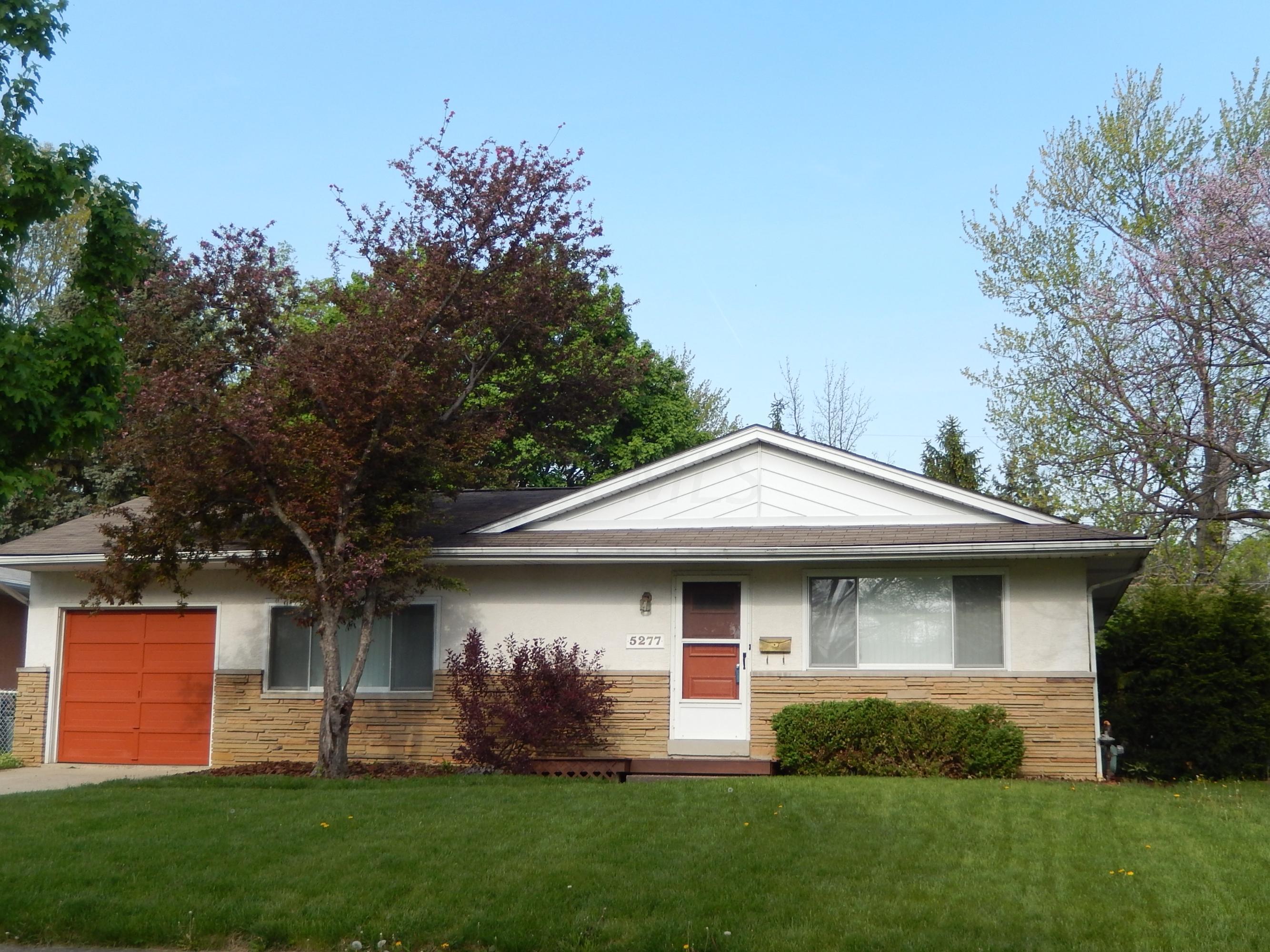 5277 Hedgewood Road Columbus, OH 43229 - Photo 1 of 11