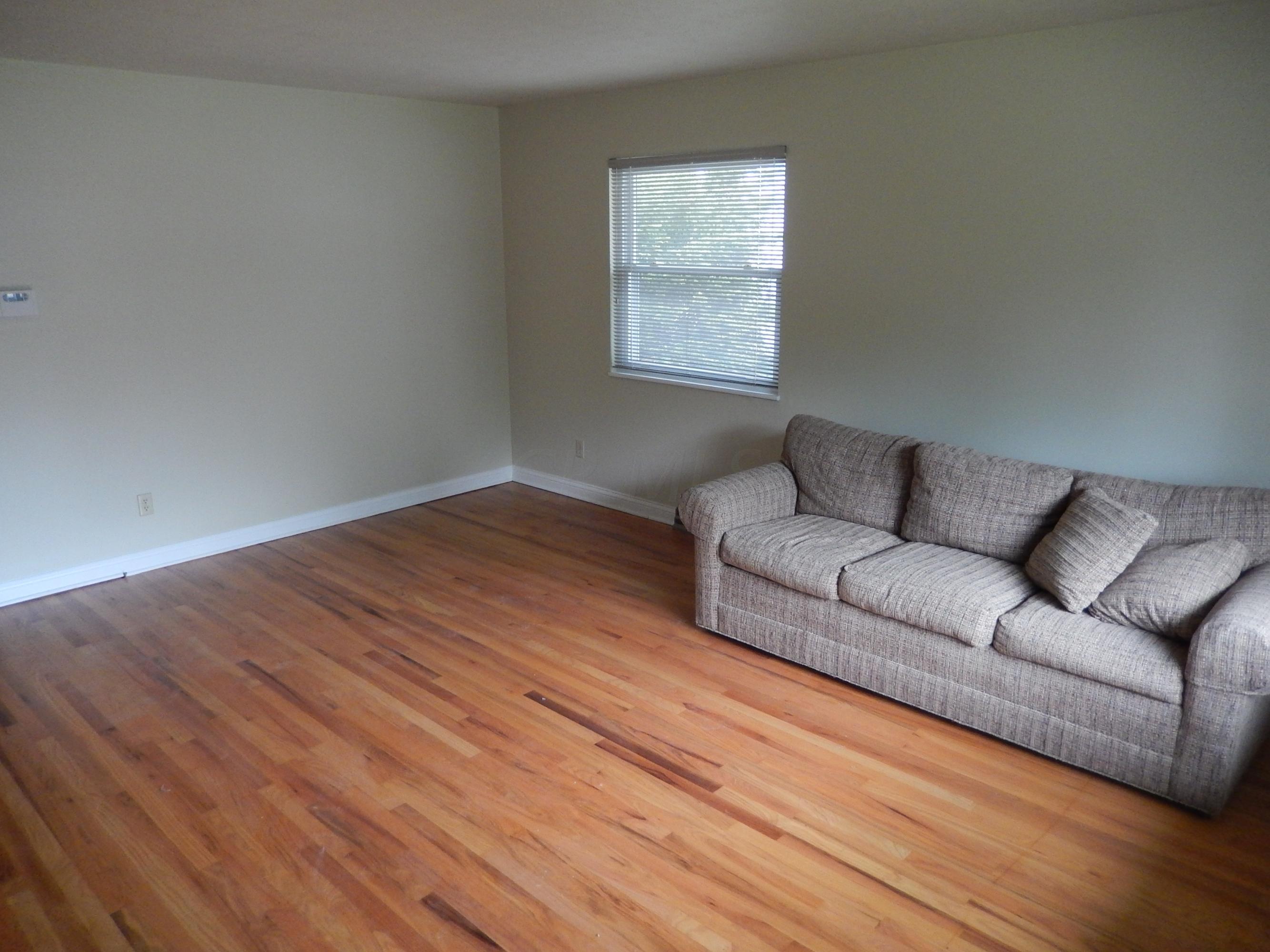 5277 Hedgewood Road Columbus, OH 43229 - Photo 7 of 11