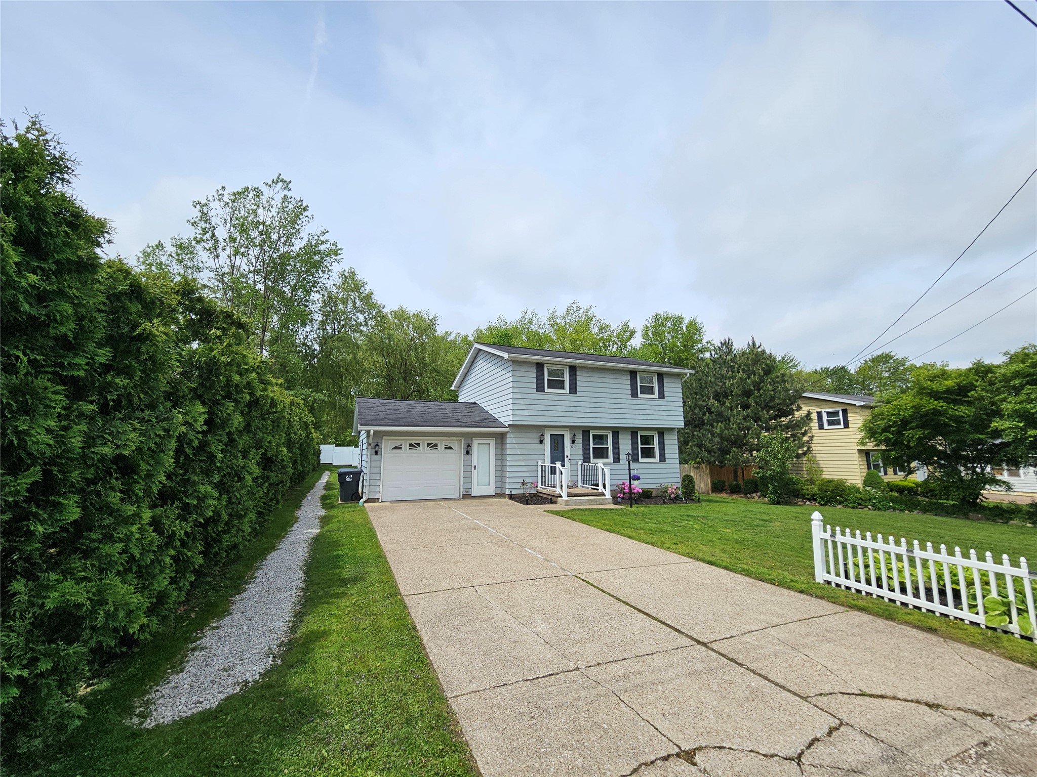 3716 Amherst Road Erie, PA 16506 - Photo 4 of 33 Gallery Image 4