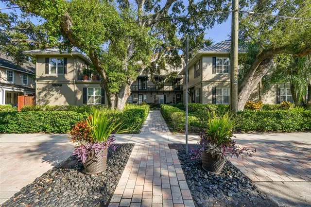 $989,000 | 1008 South Moody Avenue, Unit 6, Tampa, FL 33629