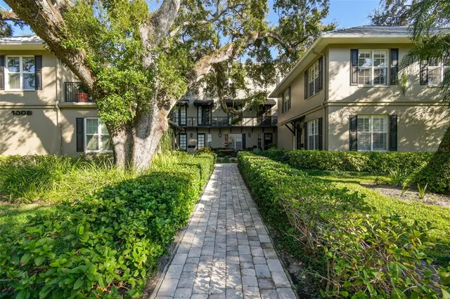 $989,000 | 1008 South Moody Avenue, Unit 6, Tampa, FL 33629