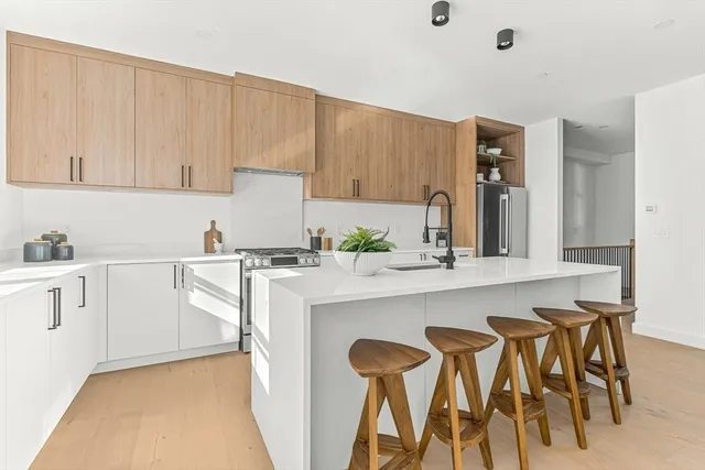 $1,429,000 | 12-14 Sylvan Street, Unit 4, Melrose, MA 02176