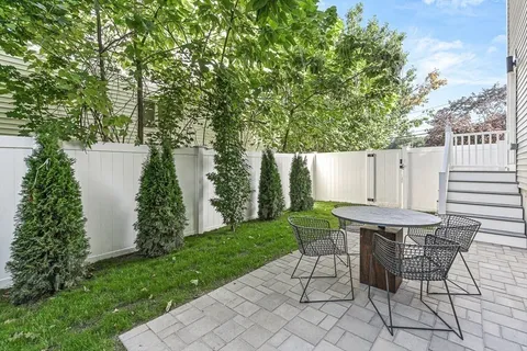 $1,429,000 | 12-14 Sylvan Street, Unit 4, Melrose, MA 02176