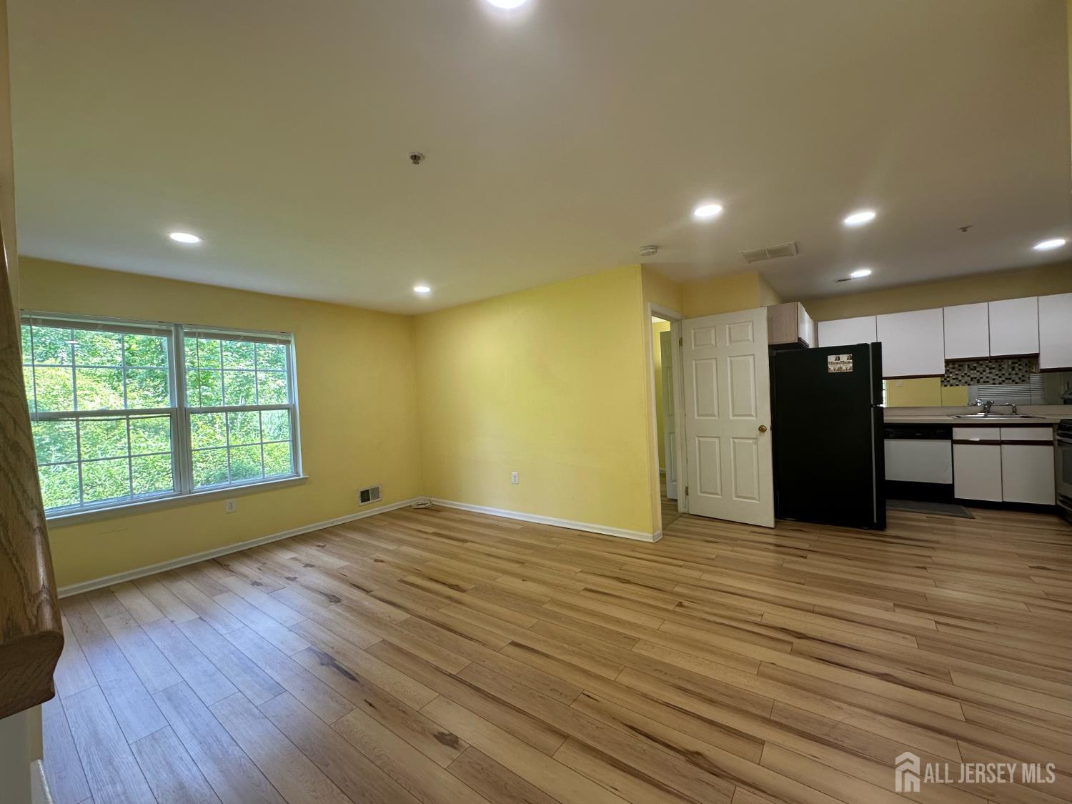 263 Prestwick Way Edison, NJ 08820 - Photo 6 of 30