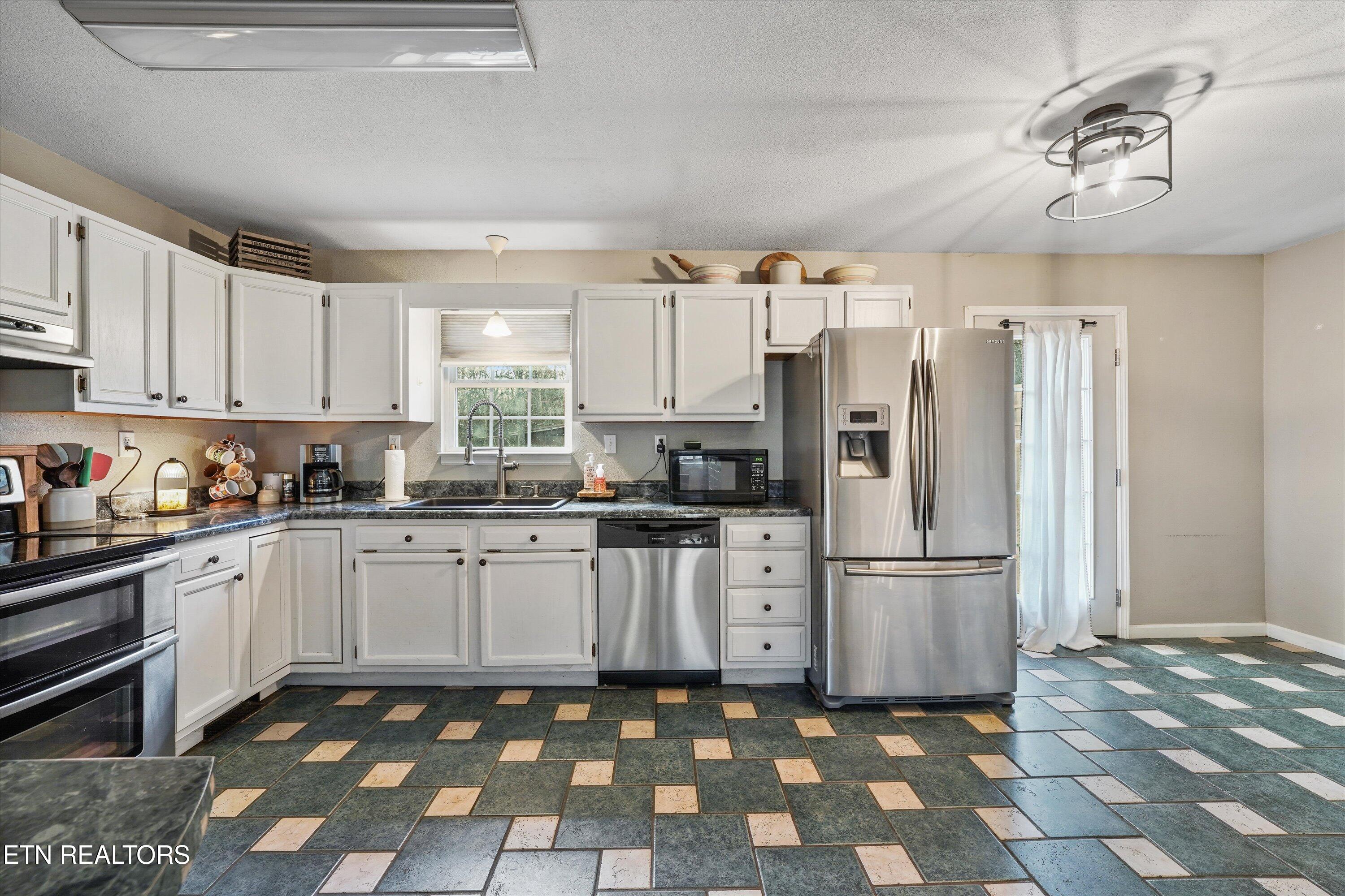 424 Sunrise Lane Decatur, TN 37322 - Photo 16 of 42 16-424 Sunrise Ln 24