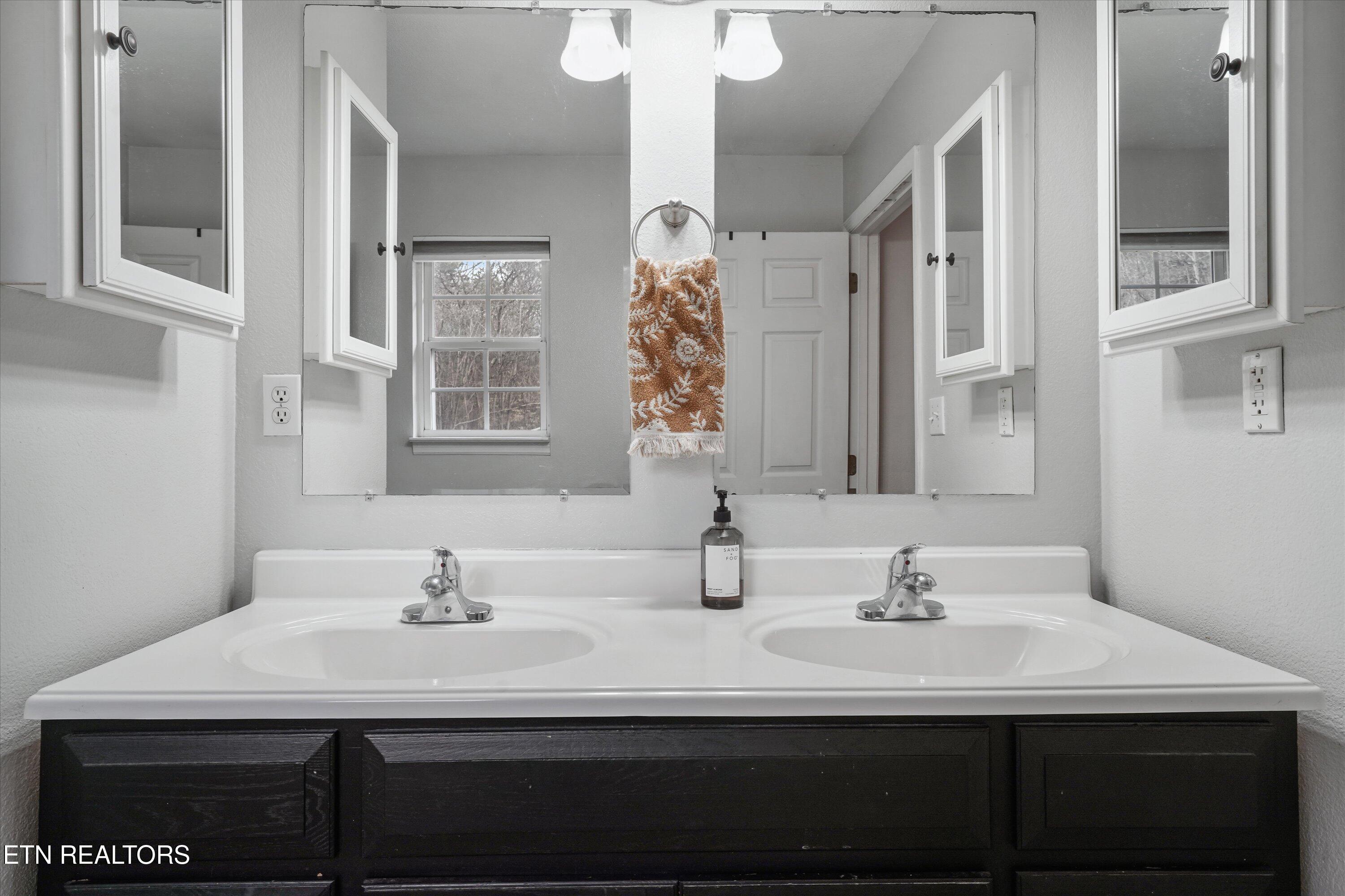 424 Sunrise Lane Decatur, TN 37322 - Photo 27 of 42 27-424 Sunrise Ln 12