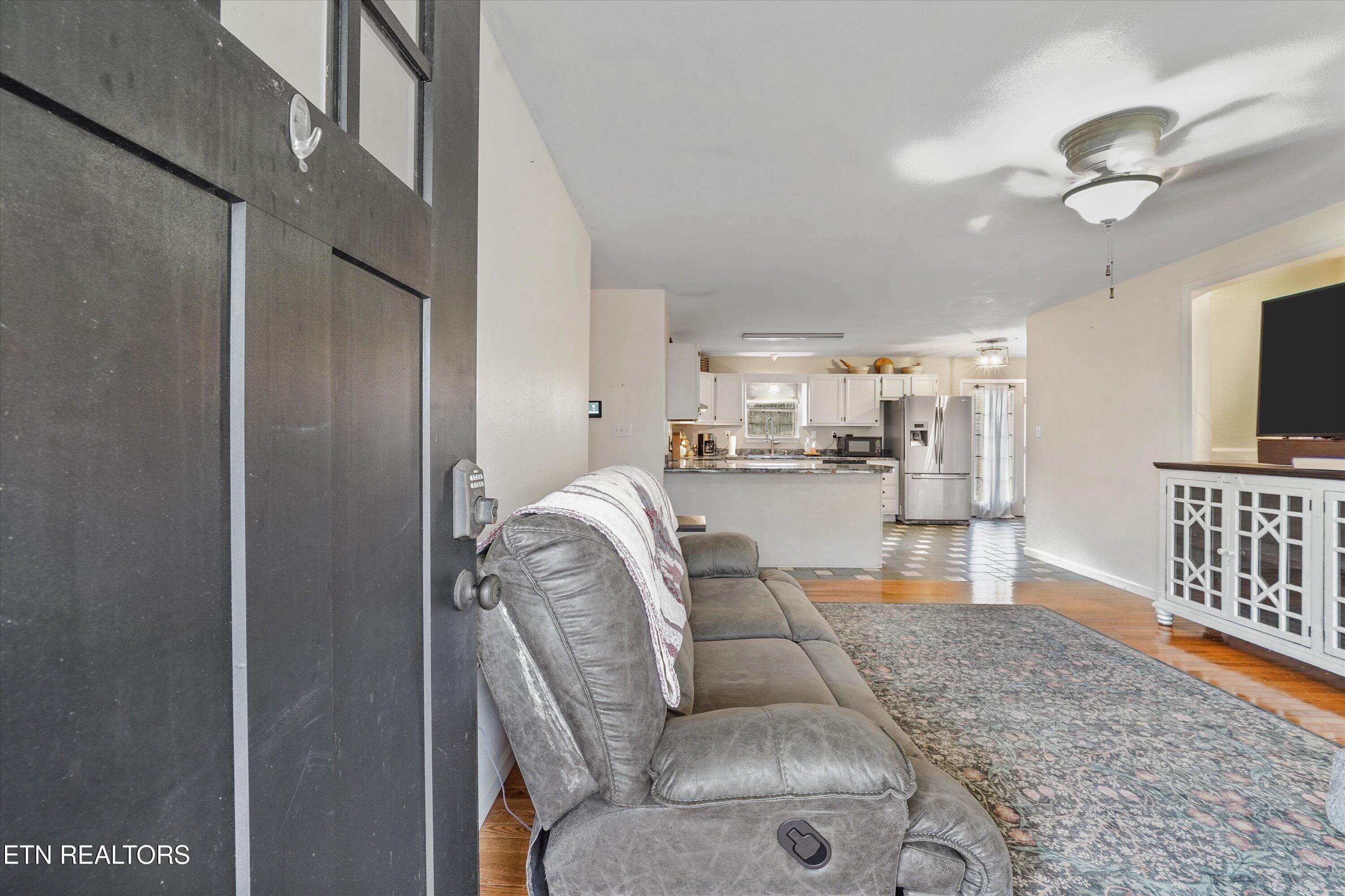 424 Sunrise Lane Decatur, TN 37322 - Photo 7 of 42 07-424 Sunrise Ln 31