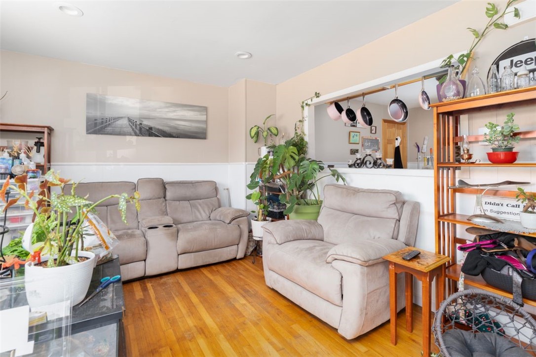 8 A Street Westerly, RI 02891 - Photo 16 of 24 8 A Right Unit Living Room