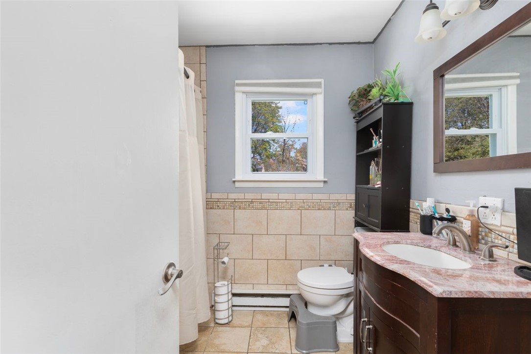 8 A Street Westerly, RI 02891 - Photo 20 of 24 8 A Right Unit Bathroom